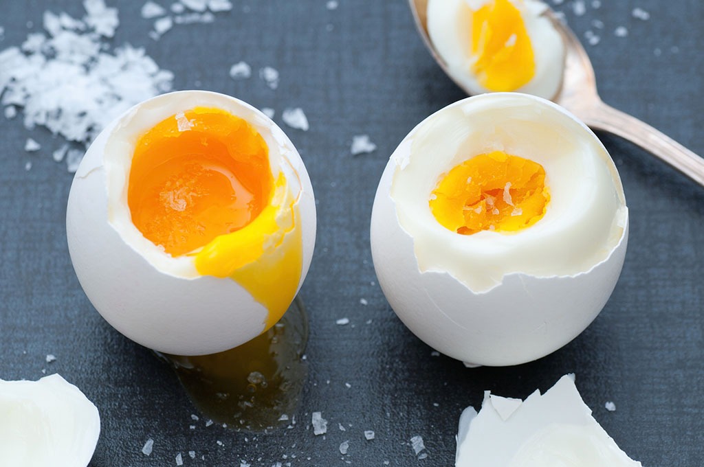 How To Make Perfect Hard Boiled Eggs 4 Easy Ways - The Protein Chef