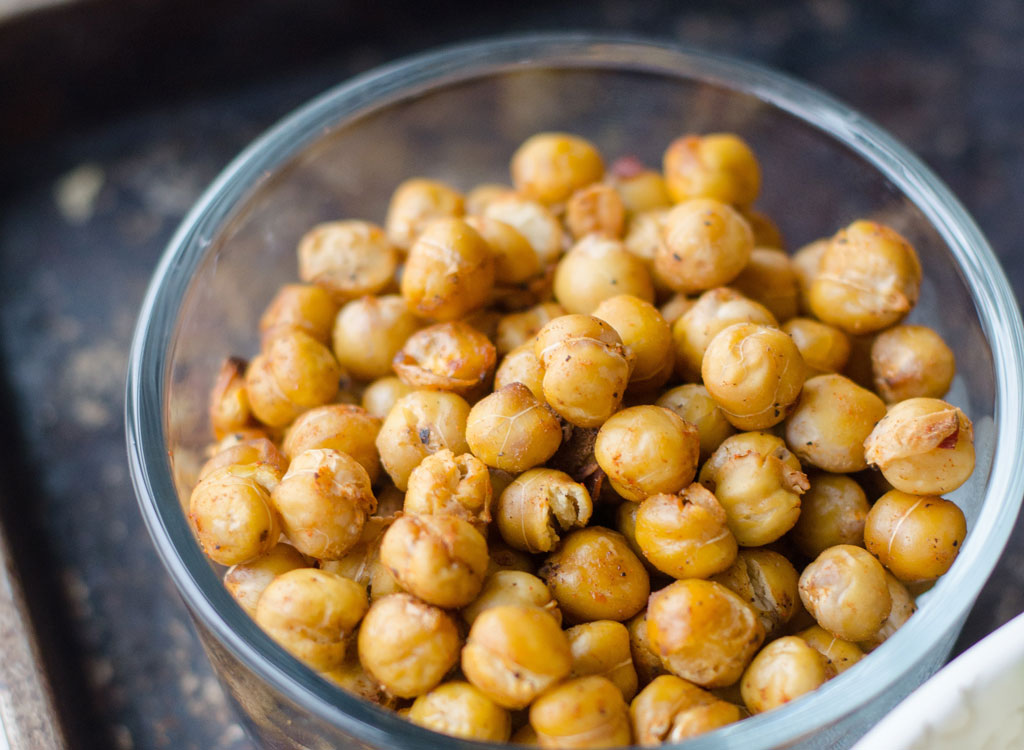 surprising-side-effects-of-eating-chickpeas-according-to-science-eat