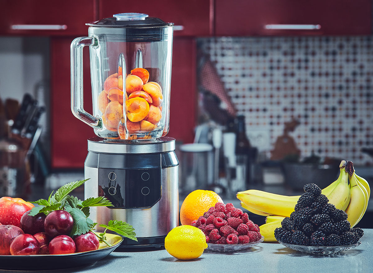 Food Blender Guide: How to Use a Blender Efficiently