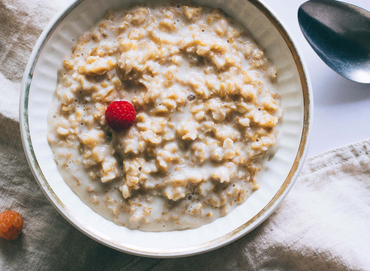 6 Oatmeal Mistakes Making You Fat — Eat This Not That