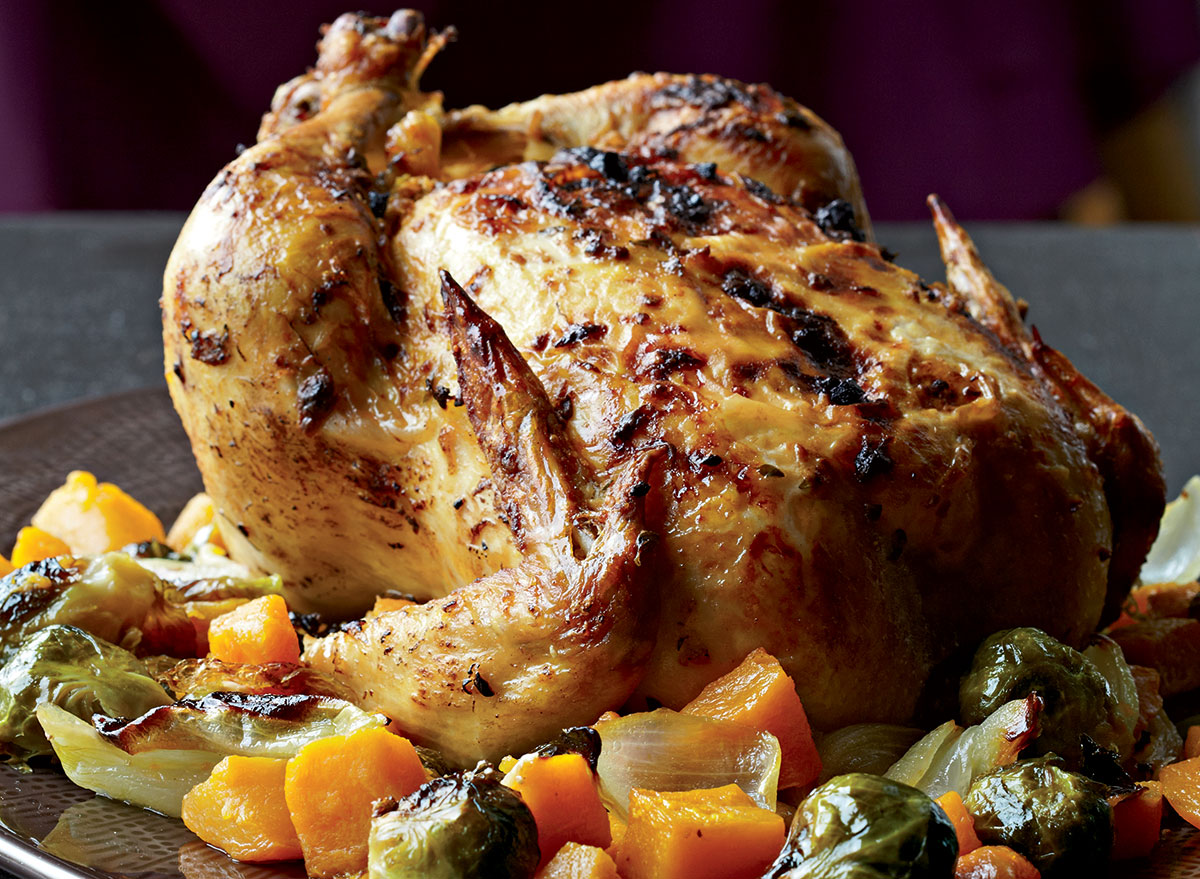 https://www.eatthis.com/wp-content/uploads/sites/4/2019/01/healthy-sunday-roast-chicken.jpg?quality=82&strip=1