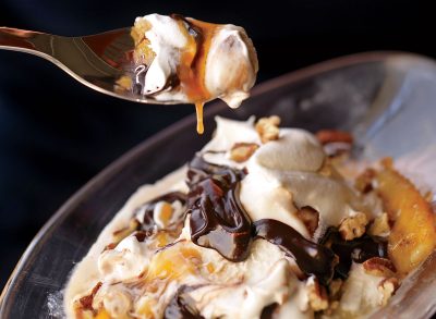 Low-calorie banana rum splits