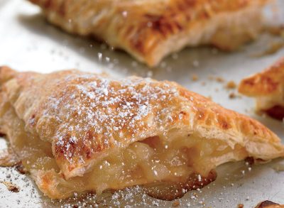 Low-calorie crispy apple turnover