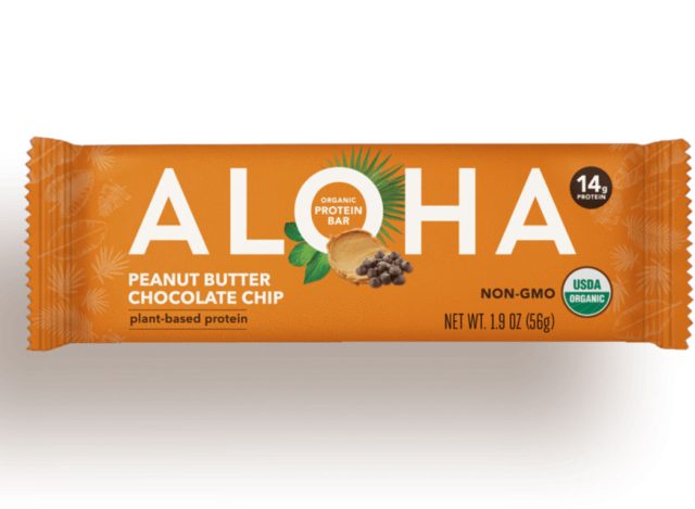 aloha chocolate peanut butter protein bar