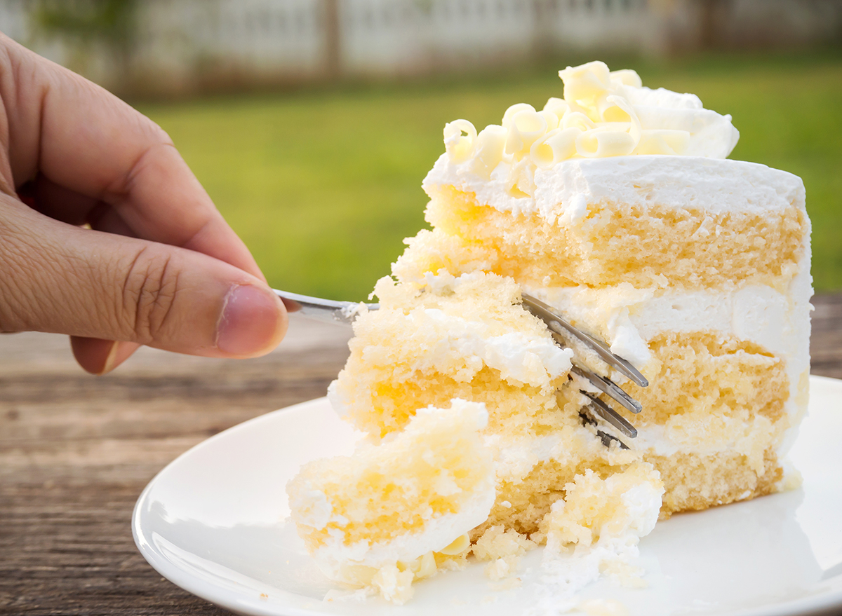 Crystal - Item:Regular vanilla cake Flavour: Vanilla Pound:2 | Facebook