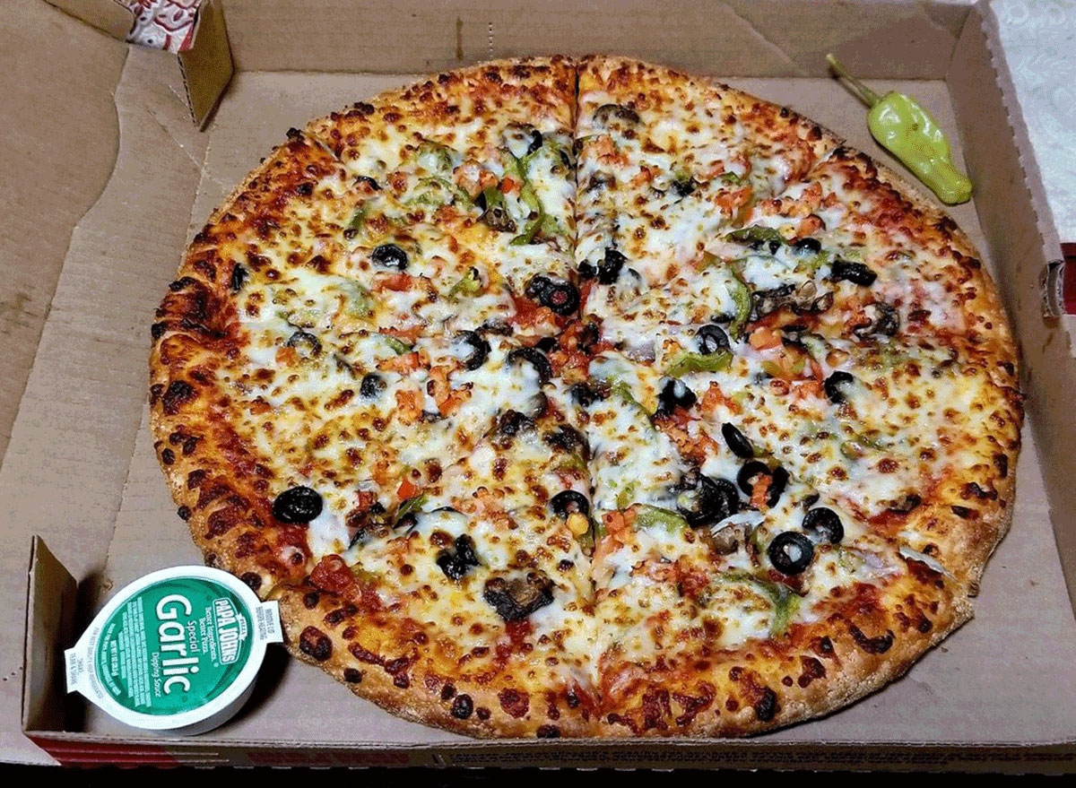 Is a garden fresh pizza considered a salad? 🤷‍♂️ #papajohns #pizza #s