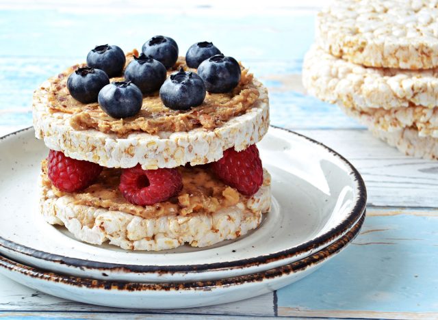 peanut butter berry rice cake