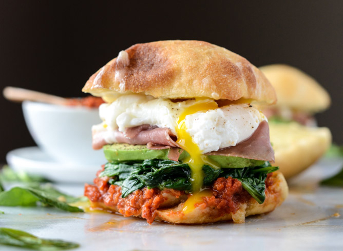 Healthy Avocado Egg Breakfast Sandwich