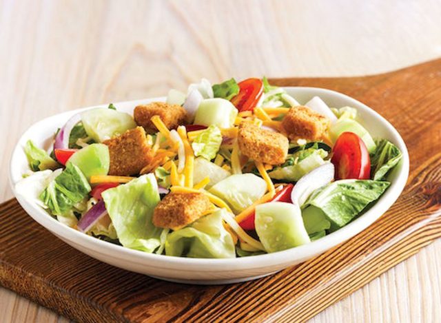 10 Healthiest Menu Items at Outback Steakhouse (& What to Skip)