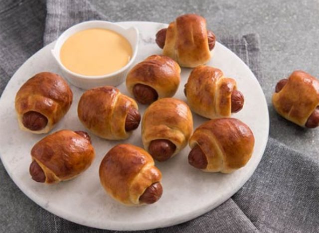 auntie annes mini pretzel dogs