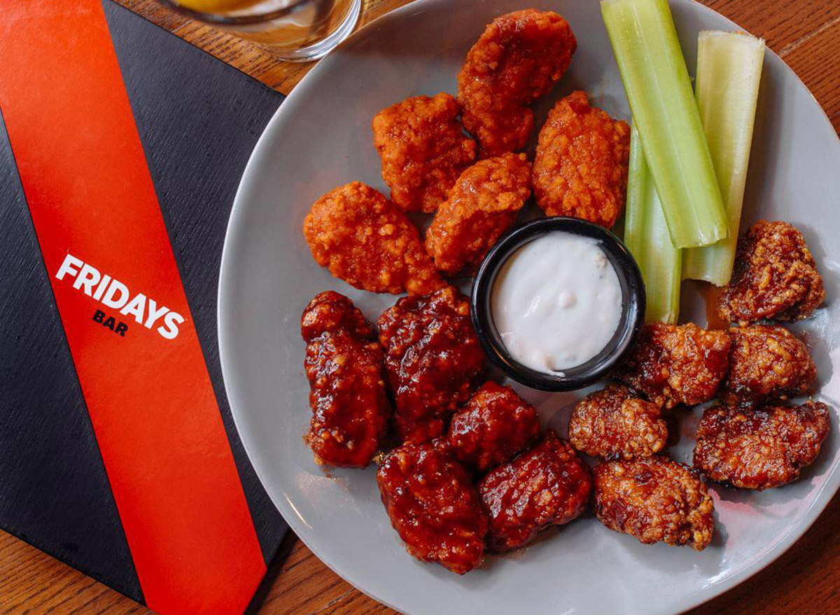 7 Chicken Wing Chains That Customers Say Are The Lowest Quality — Eat This Not That 8996