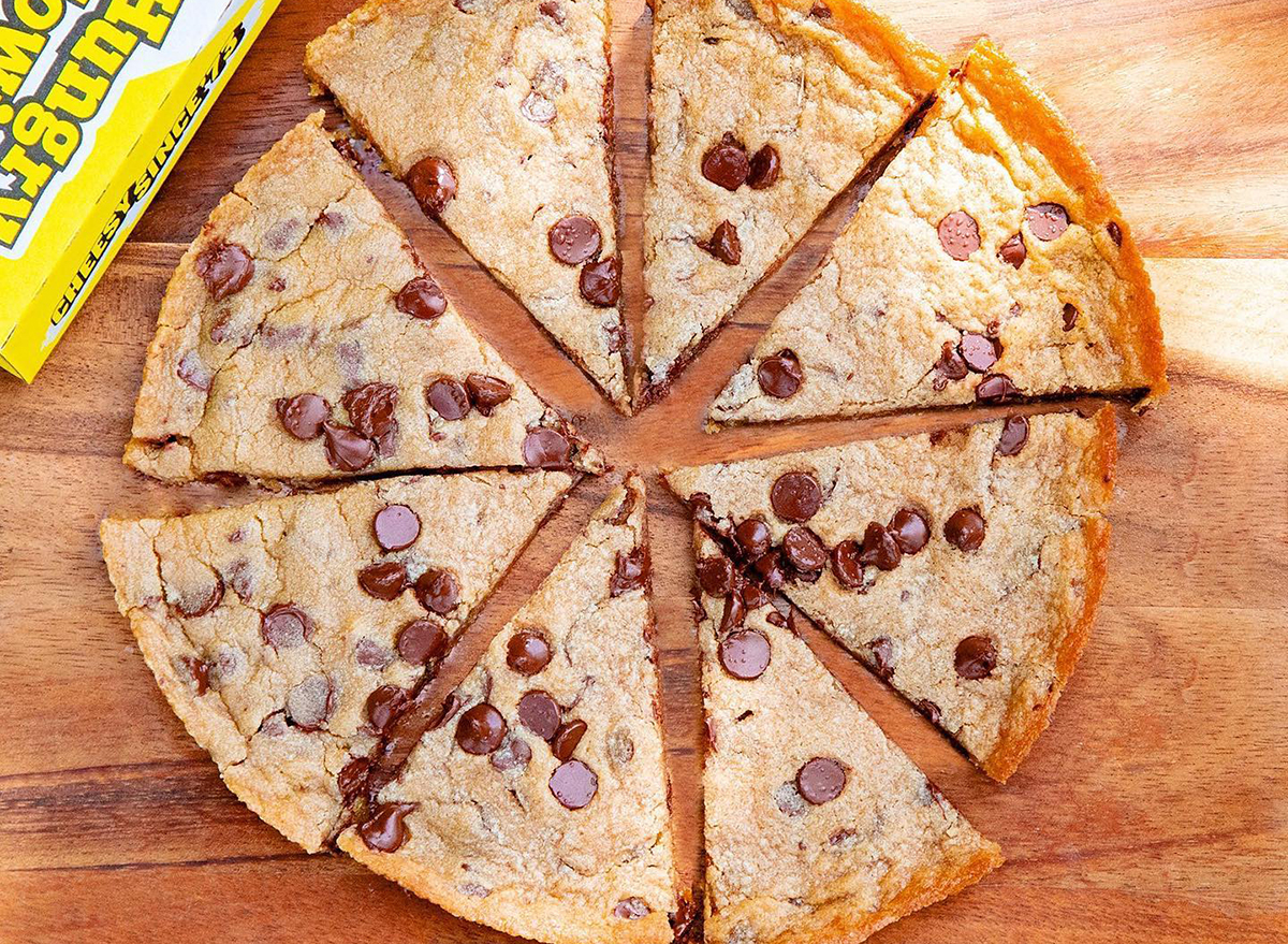 hungry howies chocolate chip cookie