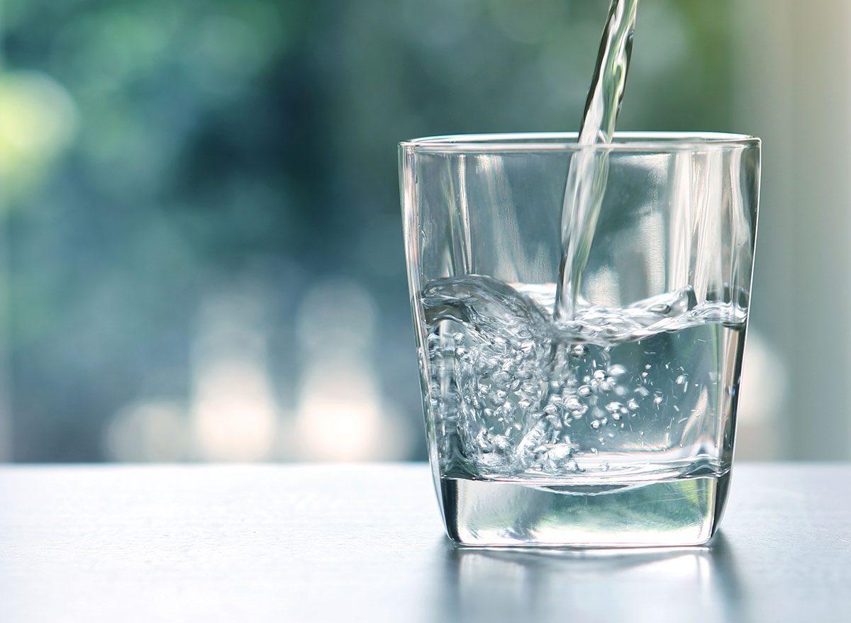 What happens if you drink out of the same water glass for a week
