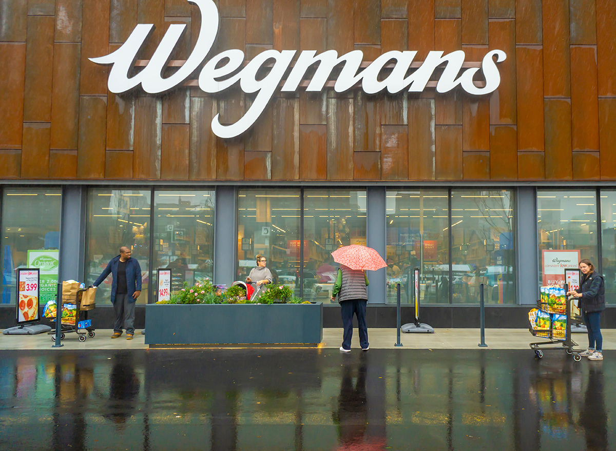 does wegmans have an atm