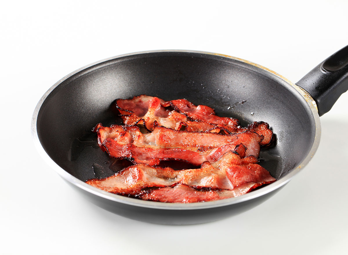 Domi Good: What Happens to Your Body When You Eat Bacon