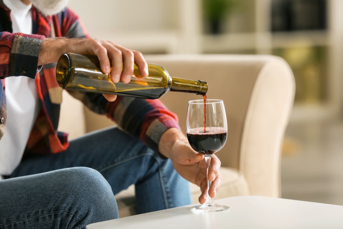 Red Wine Drinkers Have Less Stomach Fat Than Beer, Spirits Drinkers
