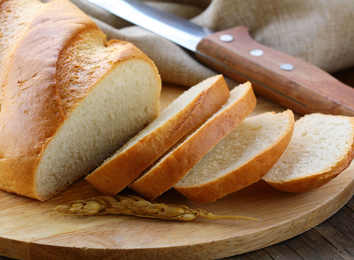 Bread. Несдобный пшеничный хлеб. Белый хлеб. Нарезанный хлеб. Батон нарезанный.