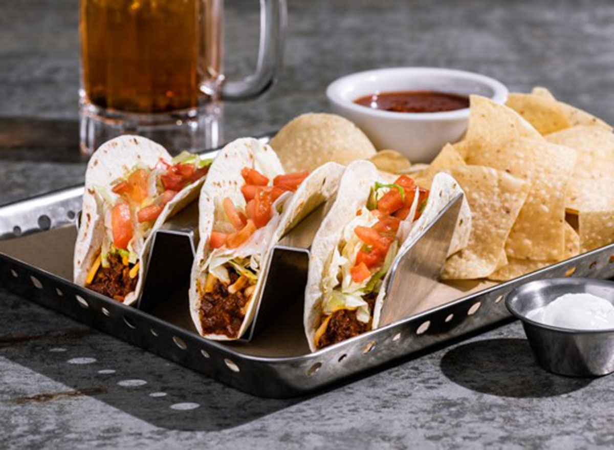 7 Restaurant Chains with the Best Lunch Deals Right Now