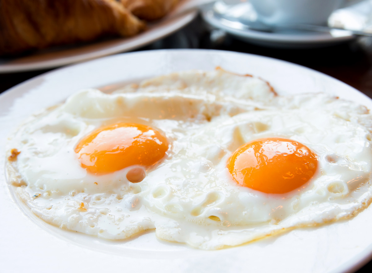 5 Dangerous Side Effects of Eating Too Many Eggs Says Science