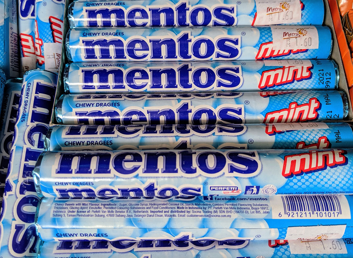 coca cola mentos in mouth