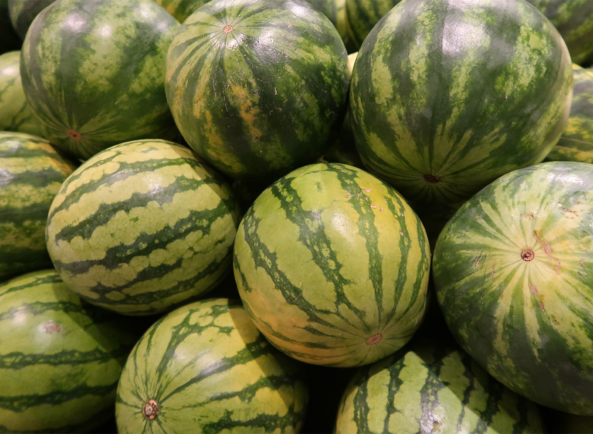 how-to-choose-the-best-watermelon-eat-this-not-that