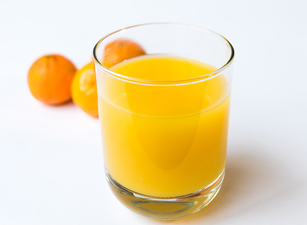 side-effects-of-drinking-too-much-orange-juice-according-to-science