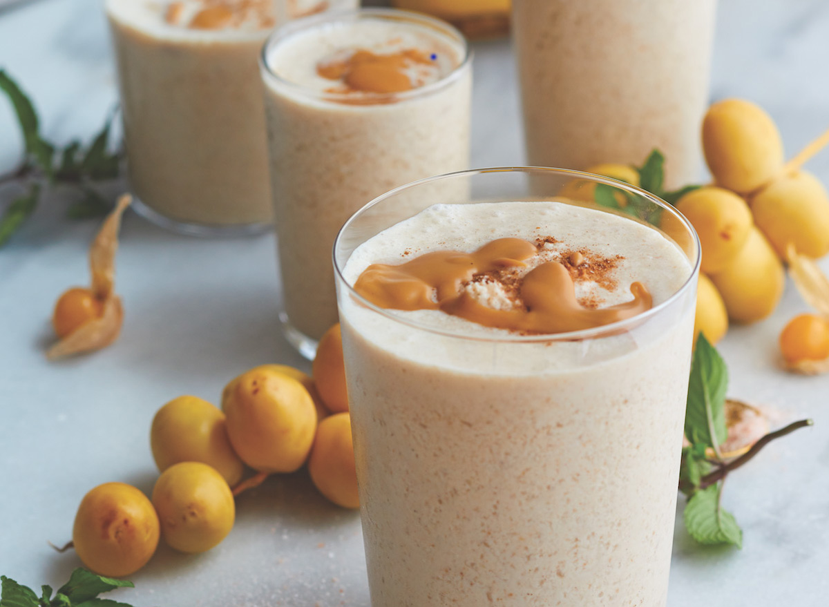 6 Best Smoothie Recipes to Target Belly Fat Faster, Say Dietitians