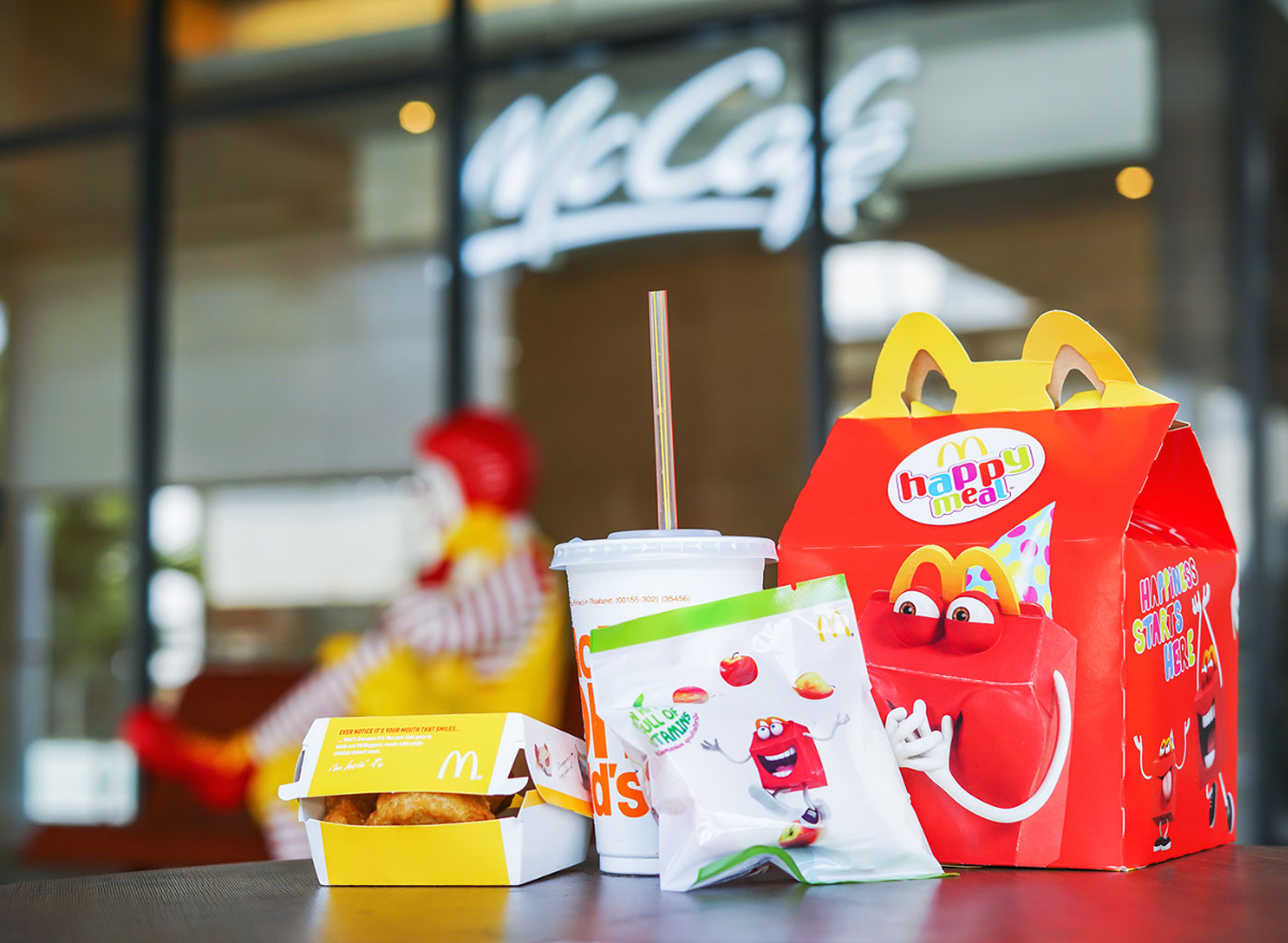 How to easily assemble the Mcdonald's Happy Meal Box 