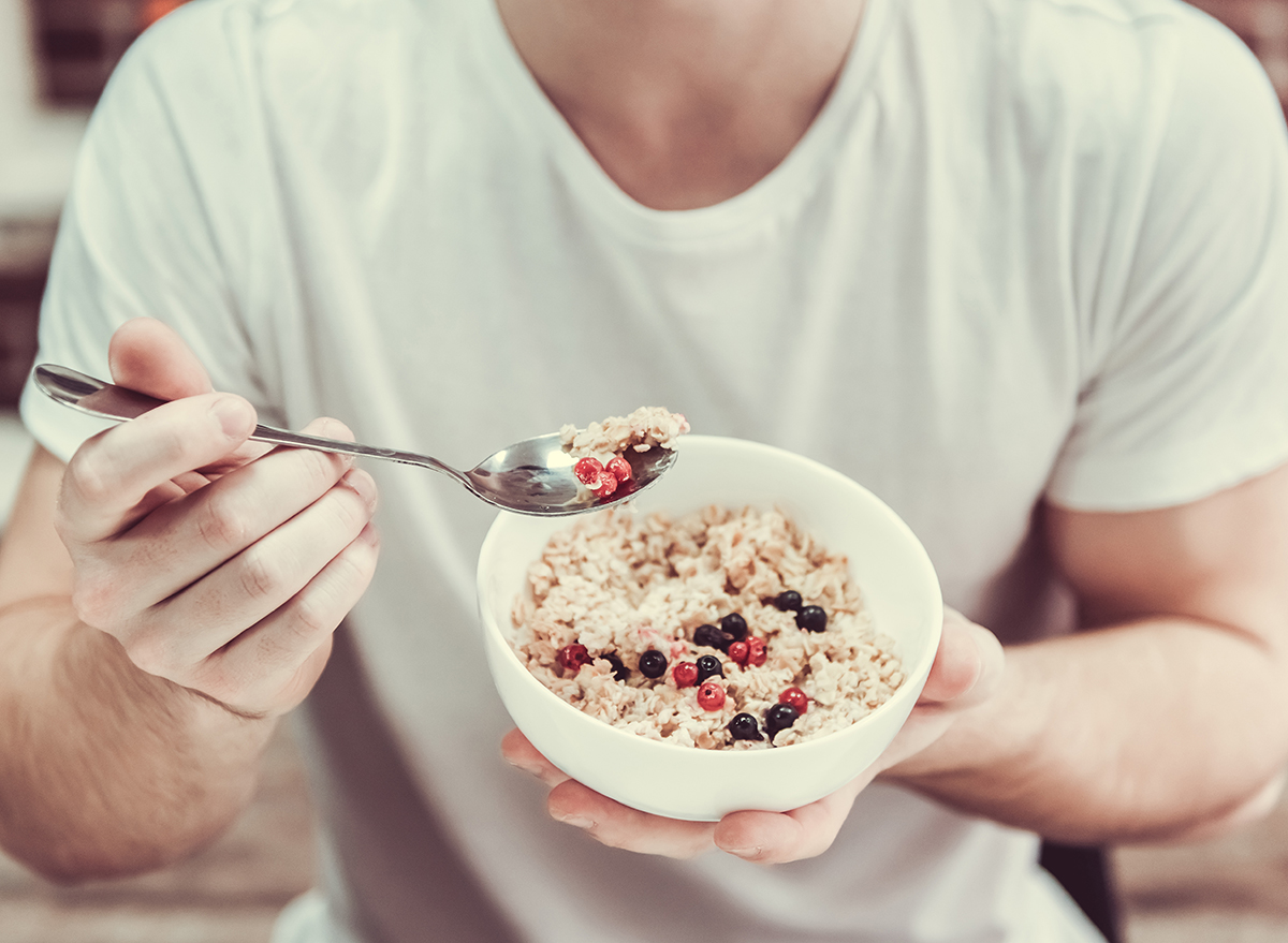 The #1 Best Oatmeal to Eat, According to a Dietitian — Eat This Not That