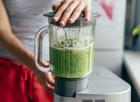 The Best Anti-Aging Smoothies, Say Dietitians