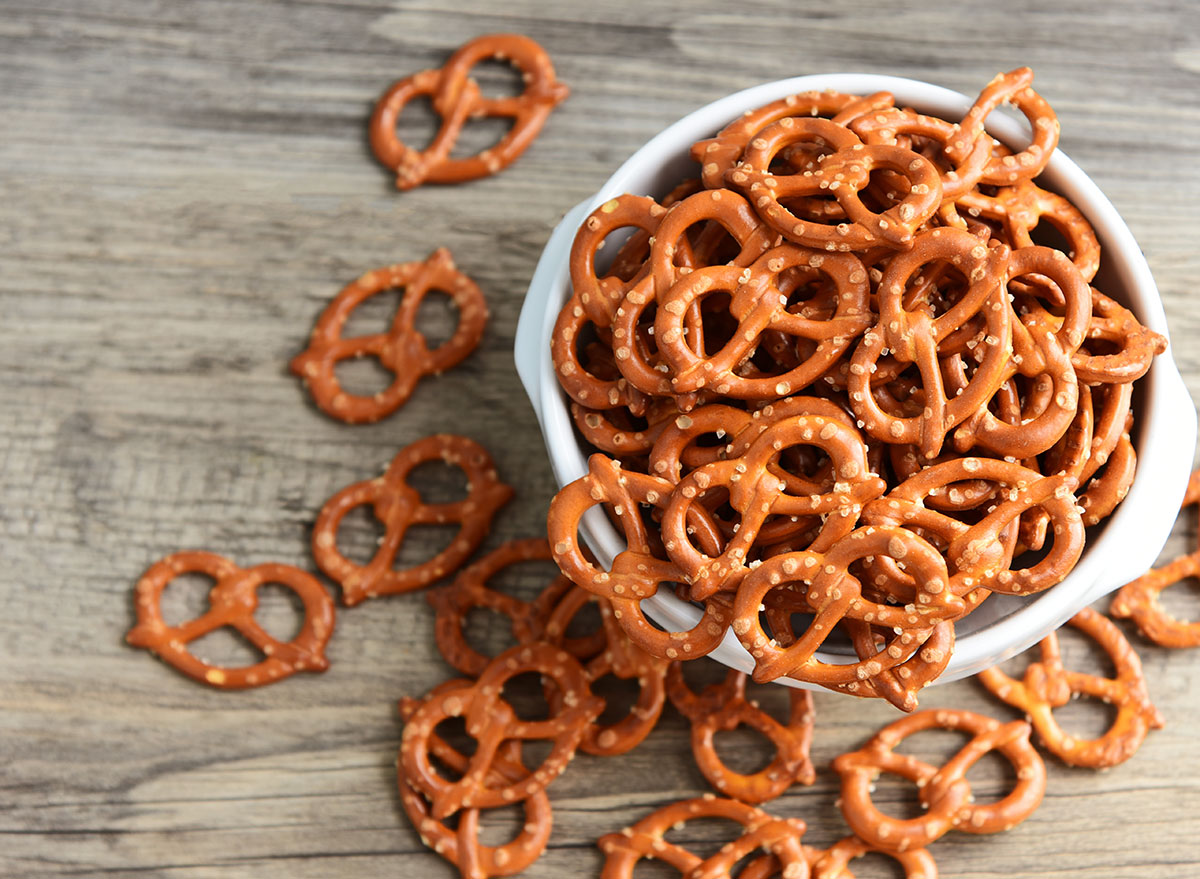 https://www.eatthis.com/wp-content/uploads/sites/4/2020/11/pretzels-1.jpg?quality=82&strip=1