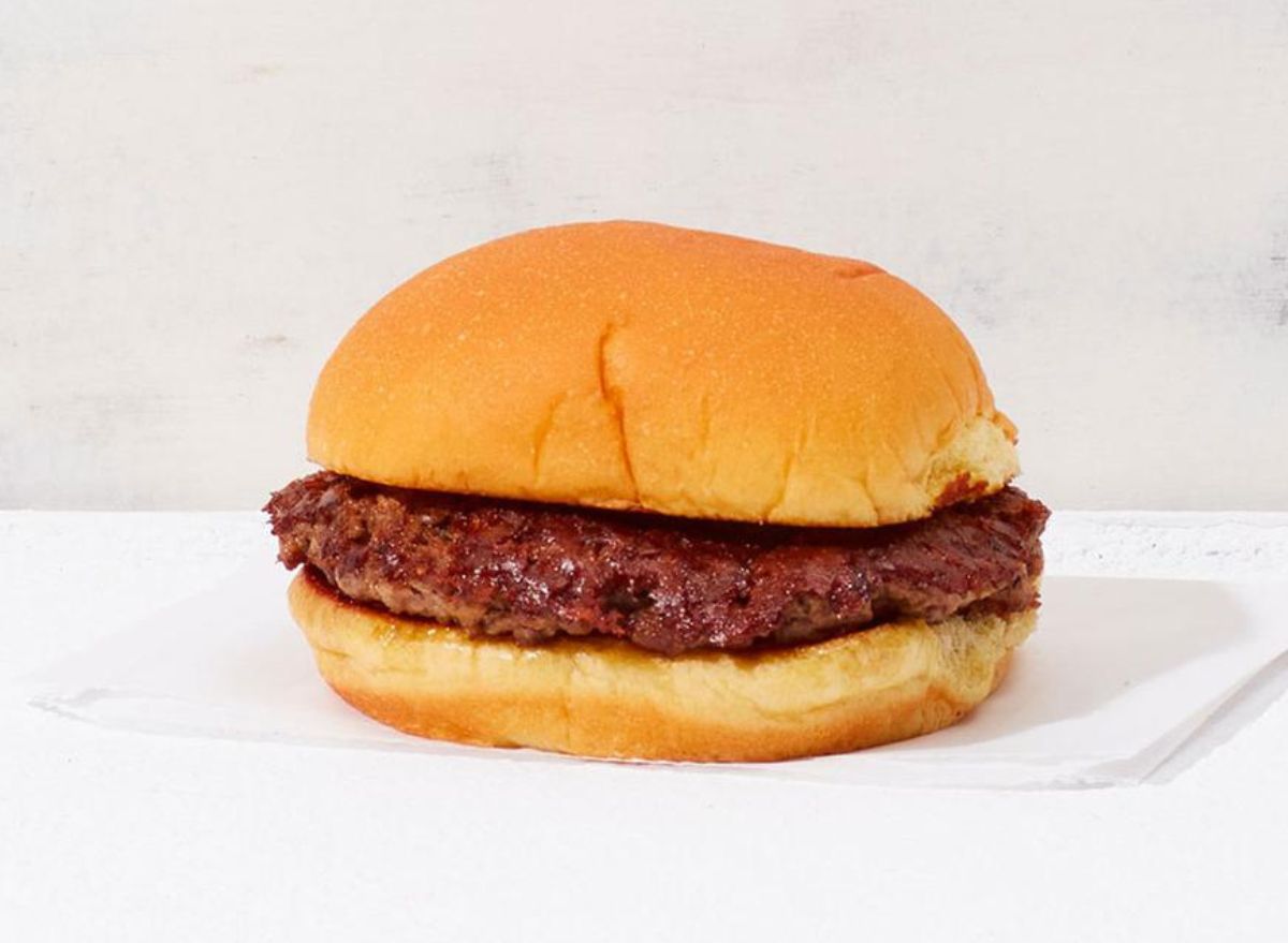 11 Healthiest Fast Food Burgers, According To Dietitians ...