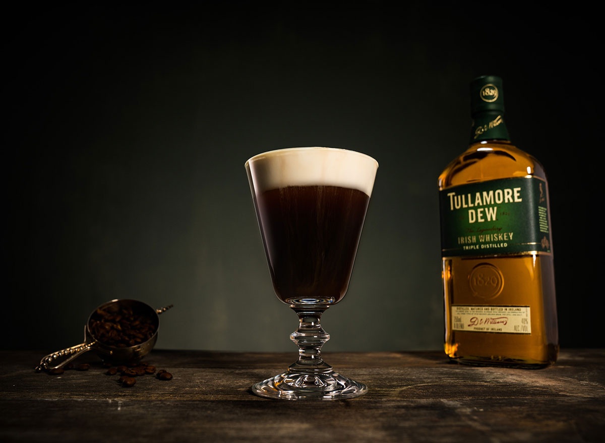 Irish whiskey. Виски Irish Whiskey. Ирландский Scotch. Виски Северная Ирландия. Виски Ирландия.