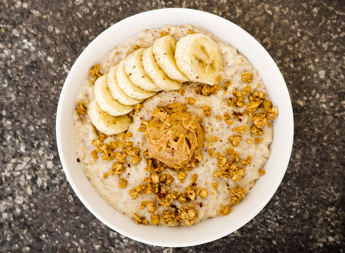 Surprising Side Effects Oatmeal Has On Your Immune System, Says Science ...