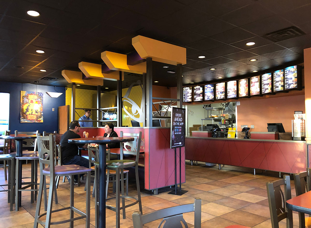 Taco Bell Dining Room Open Late