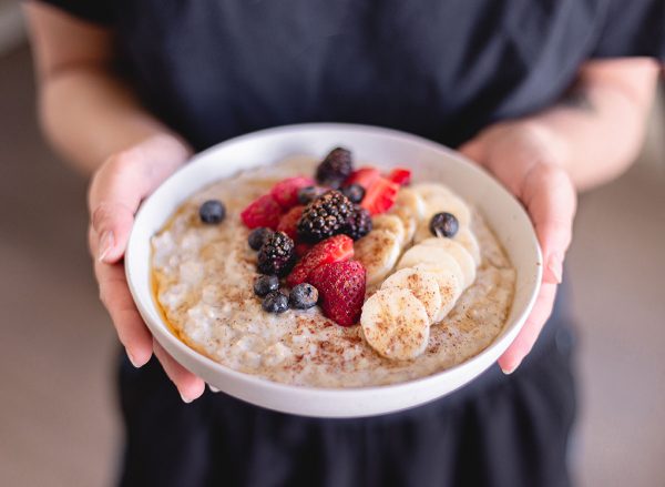 I’m a Nutritionist, and This Is the Healthiest Way to Cook Oatmeal ...