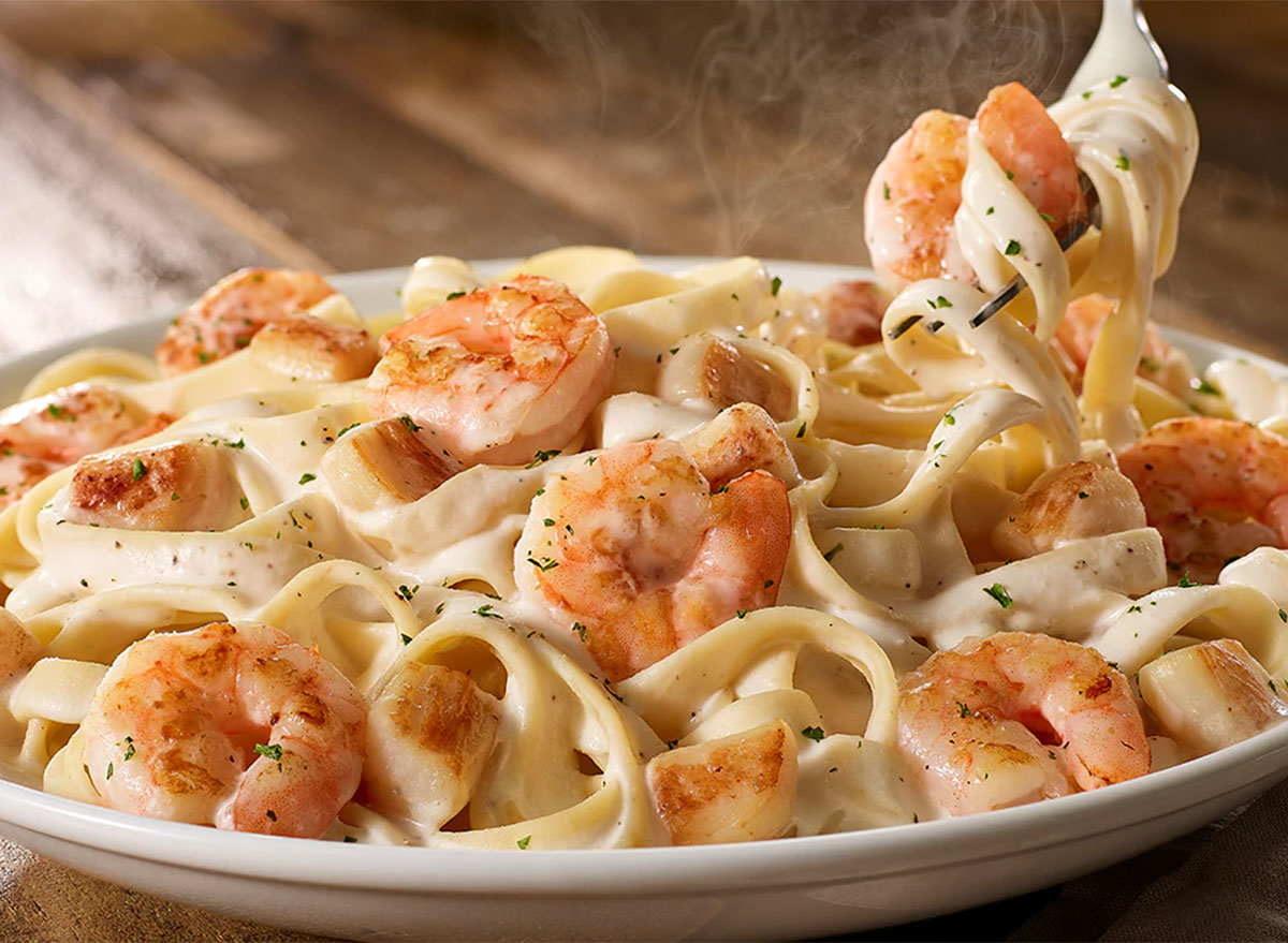 Every Pasta Dinner at Olive Garden—Ranked by Nutrition