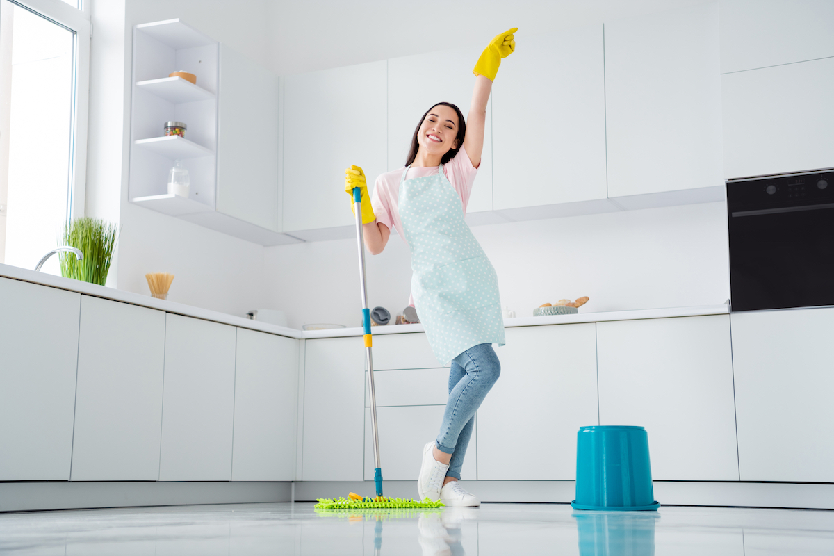 Speed Cleaning Your Kitchen in 30 Minutes - Don't Mess with Mama