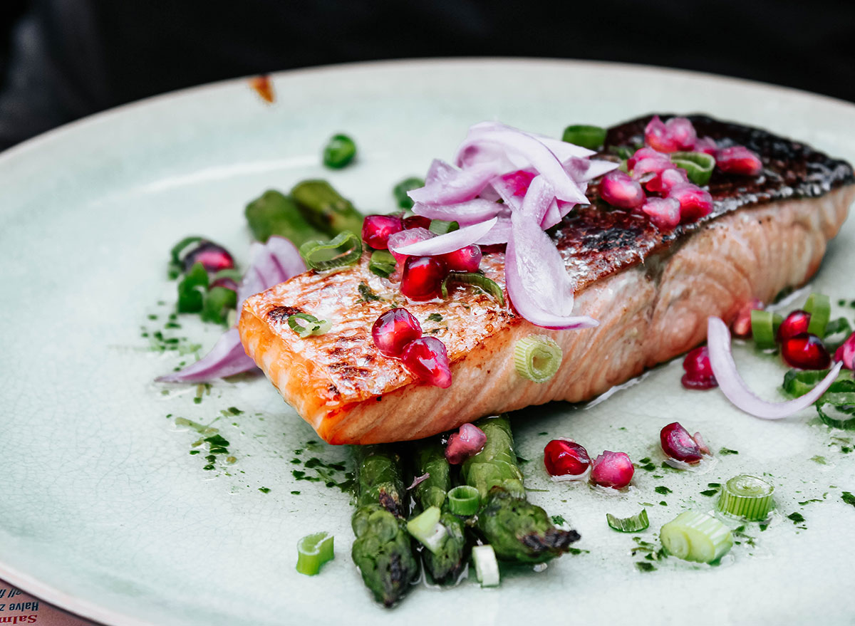 6 Ways Eating Fish Can Help You Lose Weight, Say Dietitians — Eat