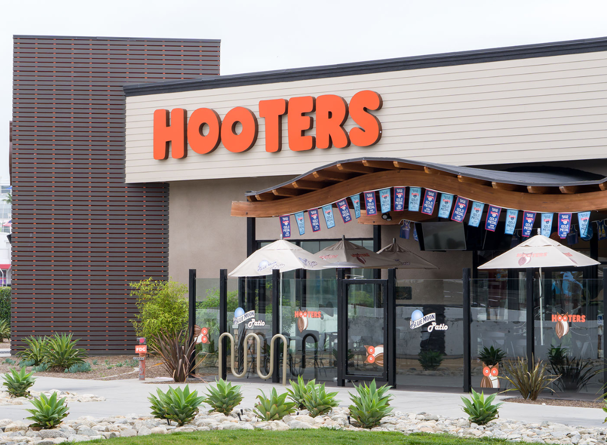 Hooters' New Restaurant Chain Is Opening 50 New Locations In This State ...