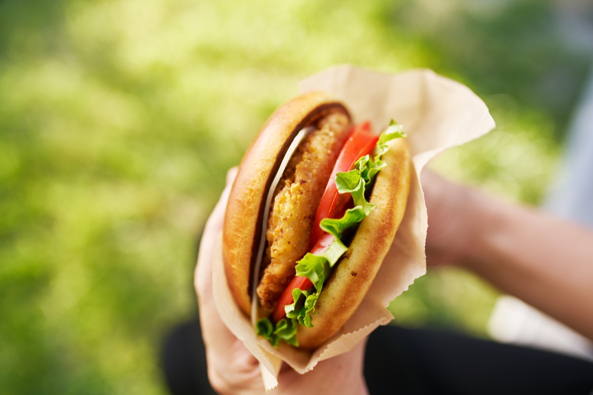 Which Fast Food Restaurant Has The Healthiest Grilled Chicken Sandwich