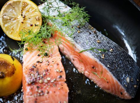 7 Science-Backed Benefits of Eating Salmon