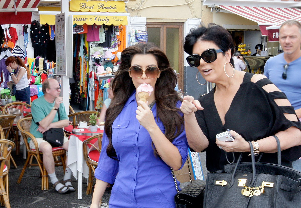 Kim y Kris Jenner comiendo helado