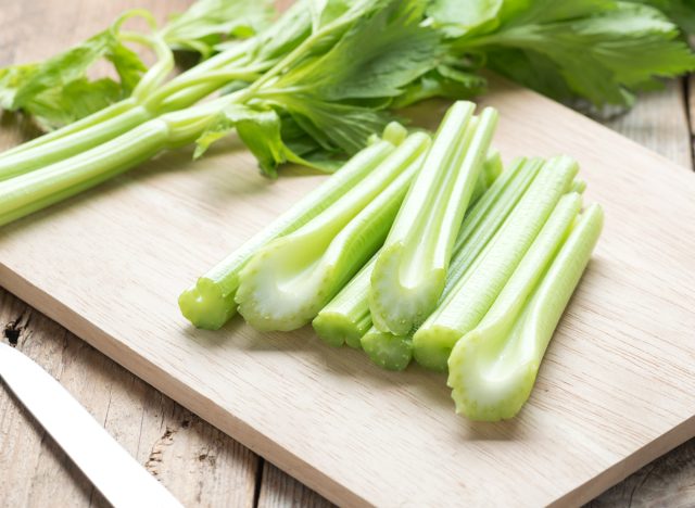 https://www.eatthis.com/wp-content/uploads/sites/4/2021/07/celery-stalks-cutting-board.jpg?quality=82&strip=all&w=640