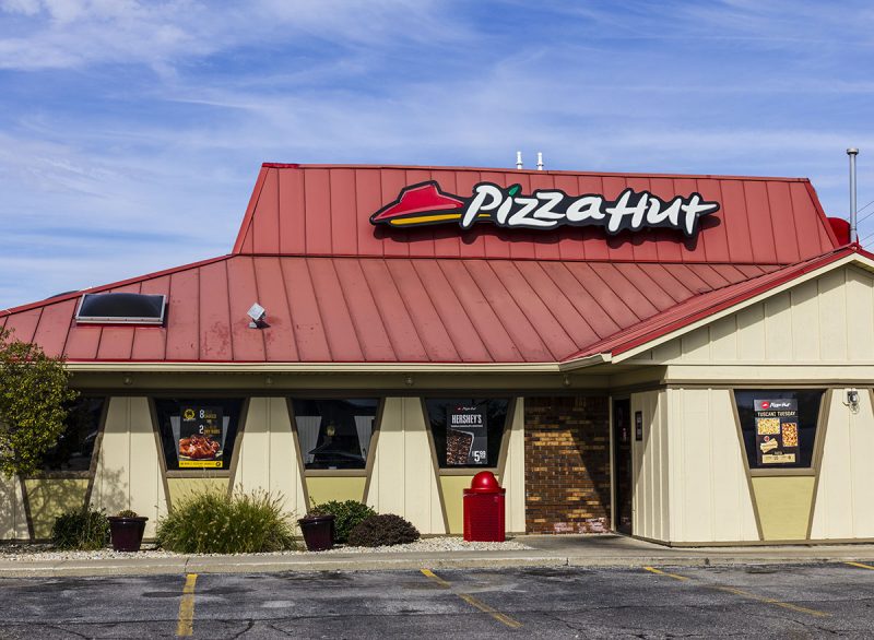 This Major National Pizza Chain Is Falling Out of Favor with Customers ...