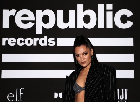 Jessie J Reveals Her Exact Butt and Abs Workout