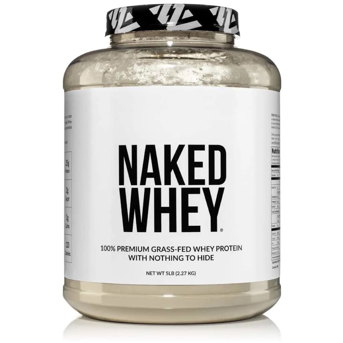  Glas Naked Whey Protein Pulver auf weißem Hintergrund