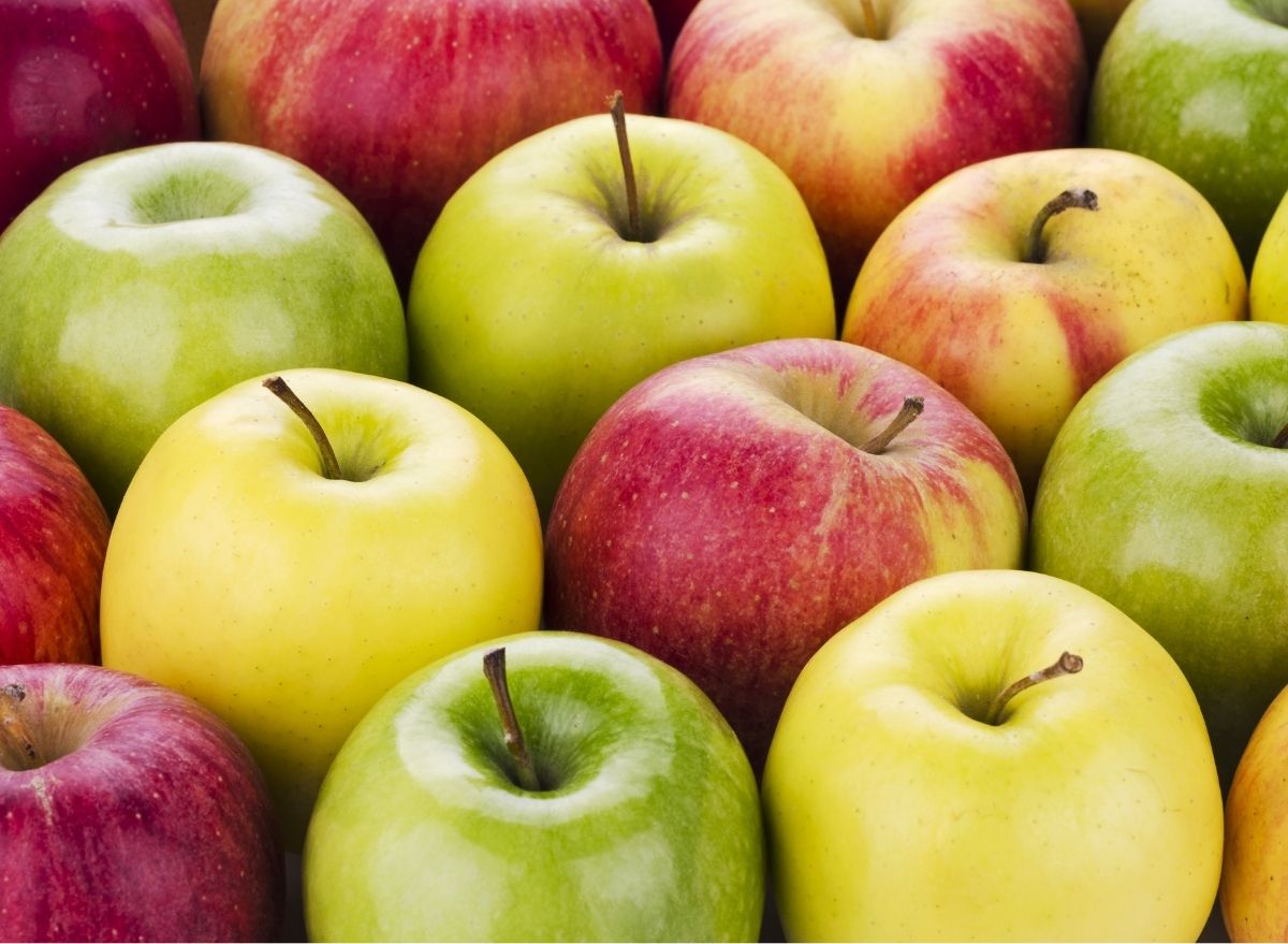 https://www.eatthis.com/wp-content/uploads/sites/4/2021/09/apple-varieties-.jpg?quality=82&strip=1