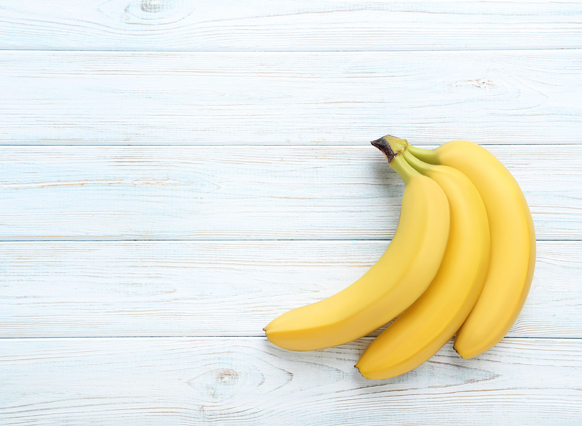 major-effects-bananas-have-on-your-health-says-dietitian-eat-this