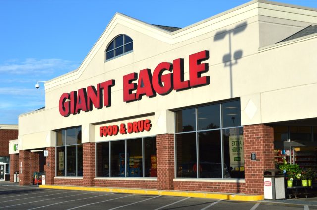 giant eagle store
